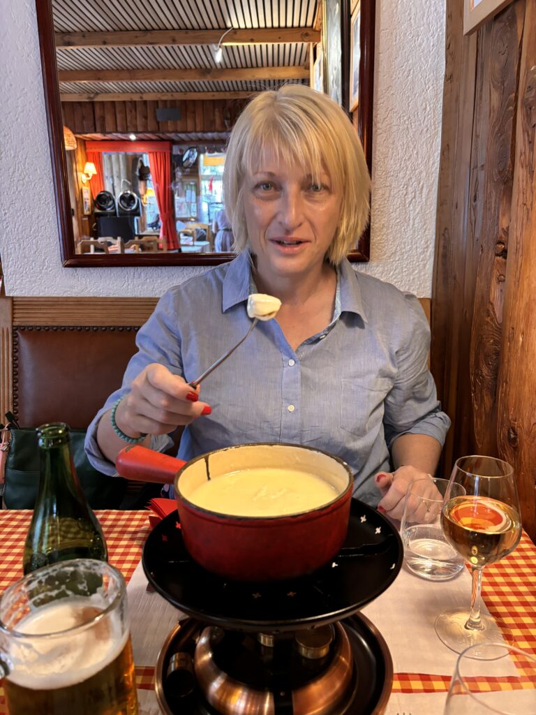 fondue maison ze 100% sýru Gruyére, restaurace Auberge de Savièse